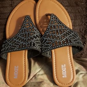 BRAND NEW MIX IT Brand Black W/ Beading. Sz. 7.5